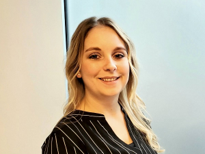 300:225:center:center?src=%2 Fimages%2 Fcontent%2F Corina  Deighton 225 300 img 300:225:center:center?src=%2 Fimages%2 Fcontent%2F Corina  Deighton 225 300 img